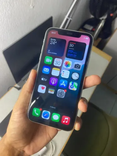 iPhone XR 64GB - Impecável + Capa e Carregador