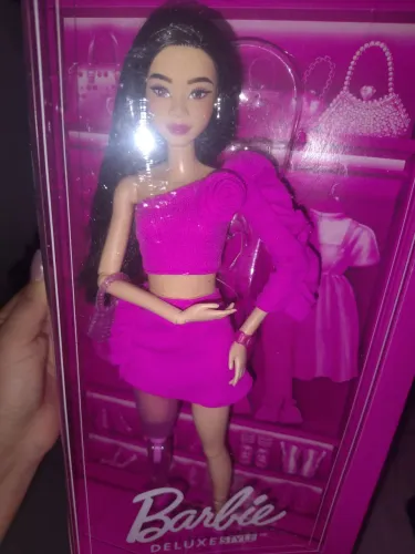 Barbie deluxe asiática