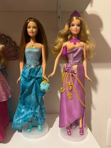 Barbie escola de princesas Hadley + Delance