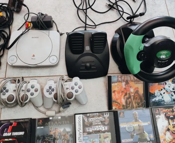 PS1 + Volante/Pedal + 37 Jogos