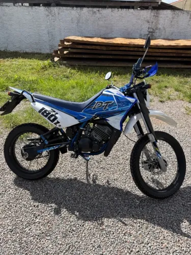 Yamaha DT 180 1995 personalizada 