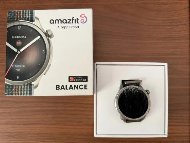 Smartwatch Amazfit Balance (Ecrã Partido / Apenas 5 Meses de Uso) + Caixa e NF