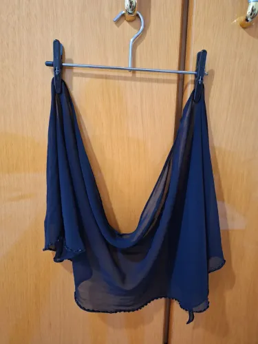 Echarpe vintage bordada à mão 