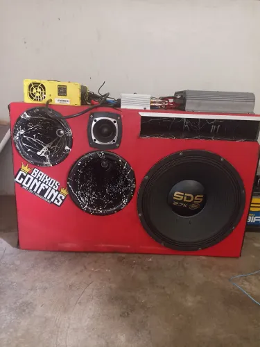 Vendo caixa trio toca muito 