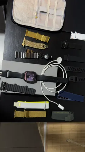 Apple Watch Ultra 2 preto, GPS+CELULAR acompanha caixa, carregador e várias pulseiras