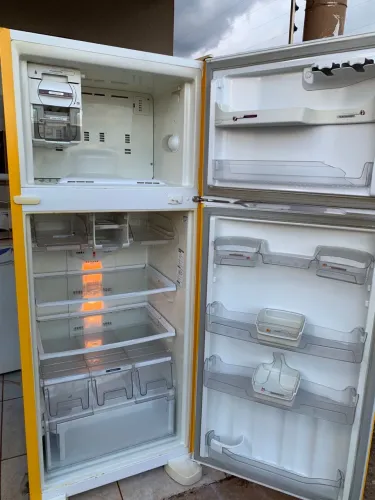 Vendo Geladeira Brastemp frosfree