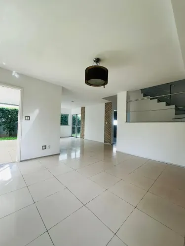 EXCELENTE CASA DE CONDOMÍNIO PARA LOCAÇÃO NO OLHO DAGUA