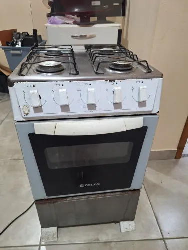 Comprei outro novo, desocupar lugar.
