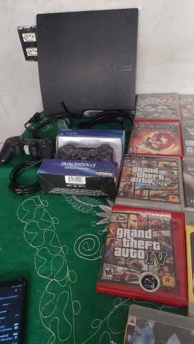 Vende-se com urgência PS3