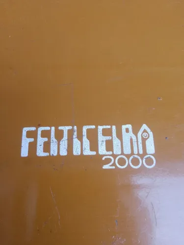 Vassoura antiga feiticeira
