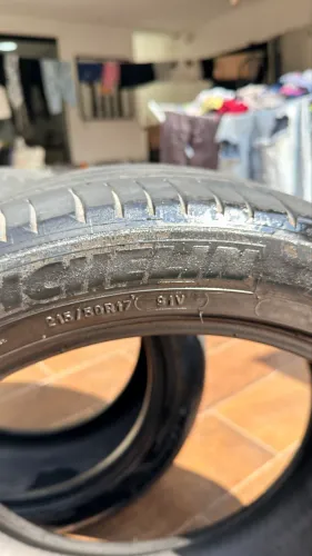 Pneu 17 215/50 Michelin 