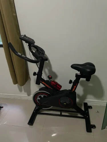 Bicicleta Ergométrica Fitness Spinning Cor Preto e vermelho