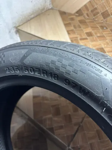 Vendo 2 Pneus ARO 18 semi novos ! Comprei a medida errada proveu carro sem defeitos chama
