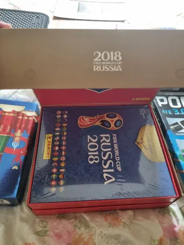 Caixa especial Copa 2018 + Figurinhas soltas para colar
