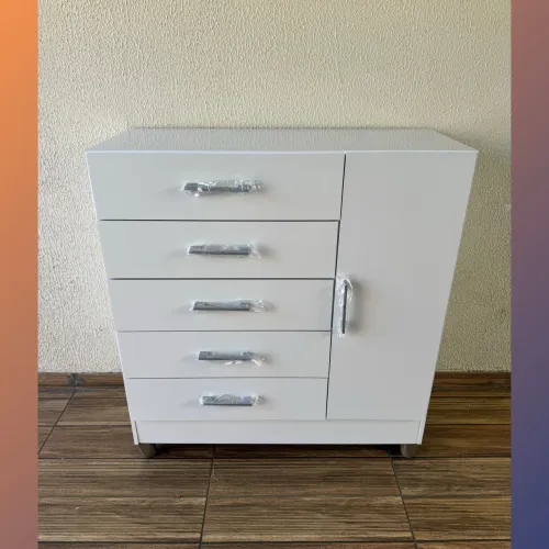 Cômoda com 4 gavetas - entrego Curitiba e região