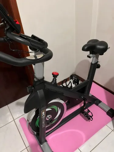 Bicicleta Spinning WCT Fitness 20kg