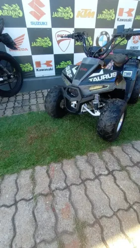 Quadriciclo marca fun Taurus 110Cc