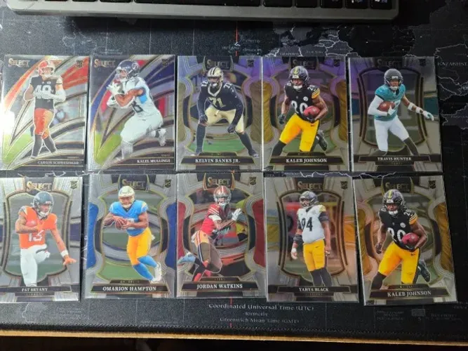 17 Cards NFL RC Select 2025 ? Travis Hunter e mais