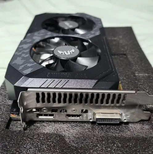 Placa de Vídeo ASUS TUF Gaming GTX 1650 OC 4GB GDDR6 - Excelente Estado