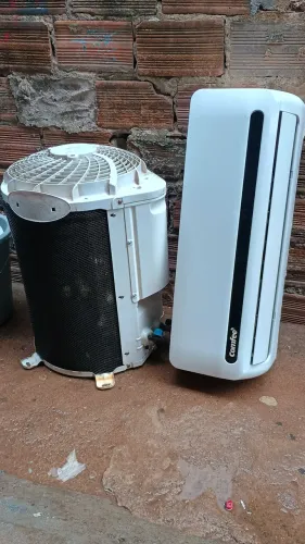 Ar condicionado split semi novo de 9 mil BTUs serpentina cobre com controle