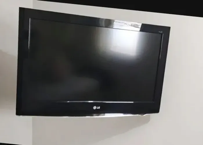 TV 32" LG Full HD + Chromecast (Sua Smart TV!)