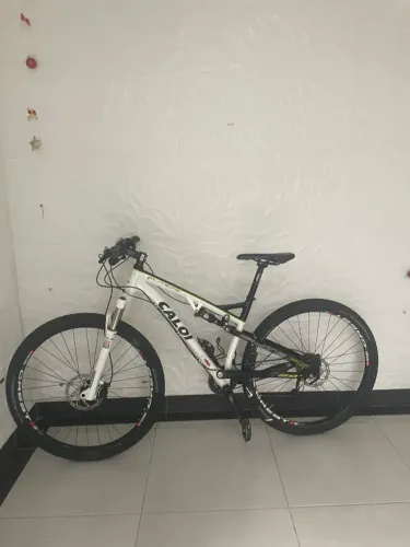 Bicicleta Caloi Elite FS Full Suspension