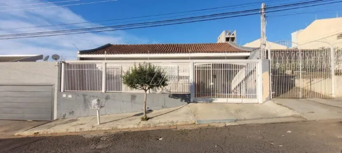 Casa à venda, 2 quartos, Jardim Marília - Marília/SP