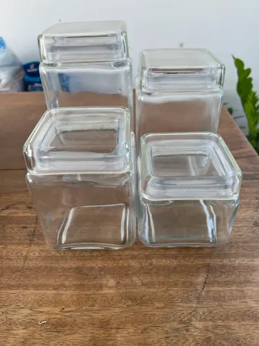 Kit com 4 Potes de Vidro Herméticos para Mantimentos - Excelente Estado