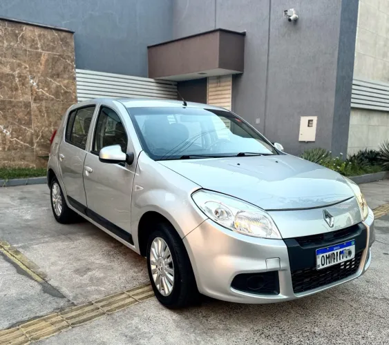 Renault Sandero Privilège Hi-flex 1.6 16V 5P AUT 2013