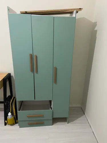 Guarda roupa infantil
