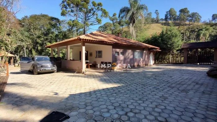 Chácara dos sonhos com 4 dormitórios à venda, 5000 m² por R$ 890.000 -Camanducaia/MG