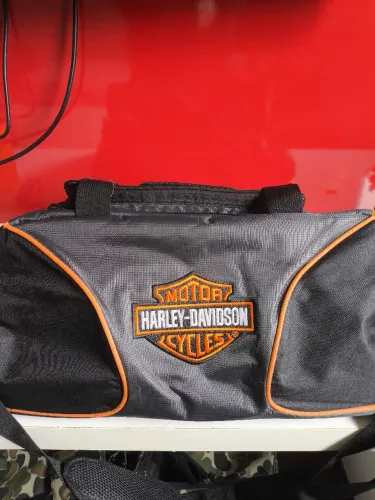 Mala/Bolsa de Viagem Esportiva Oficial Harley-Davidson - Modelo Duffel