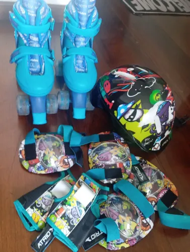 Patins infantil- 29 ao 32 com acessórios de segurança