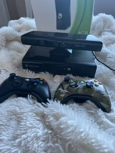 Xbox 360 + Kinect + 10 jogos originais
