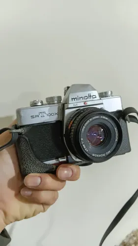 Câmera fotográfica antiga minolta SRT 100x analógica