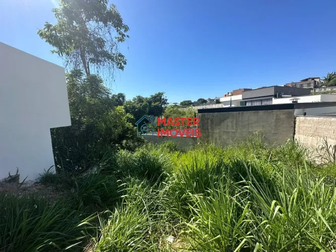 EXCELENTE LOTE EM CONDOMÍNIO FECHADO