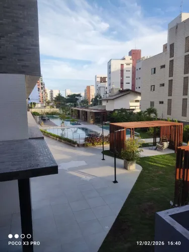 Apartamento em condomínio de alto padrão.