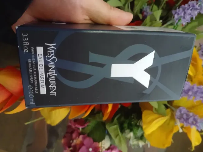 y.  yves Saint Laurent EAU De. Parfum 100ml