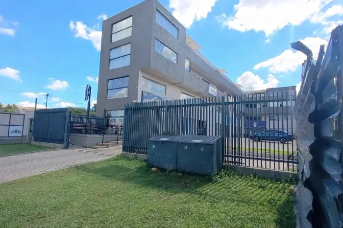 LOCAÇÃO DE SOBRELOJA EM PINHAIS