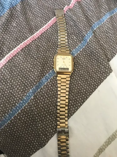 Relógio Casio anadigi dourado 
