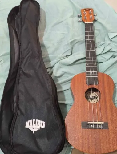 Ukulele Malibu+case