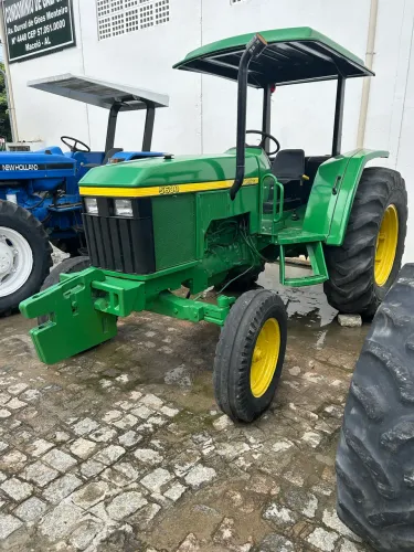 Trator JD 5600