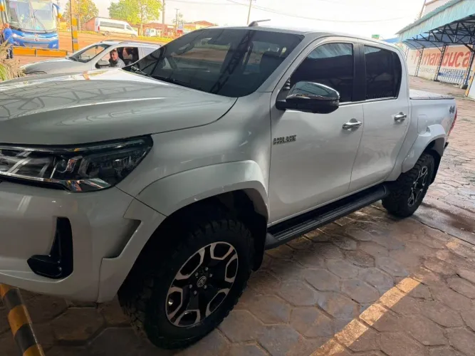 Toyota Hilux CD SRX Plus 4X4 2.8 TDI Die. Aut. 2024