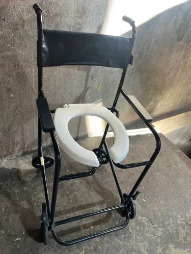 Cadeira de rodas de banho