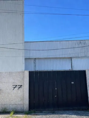 Alugo galpão marginal BR 101 Camboriú