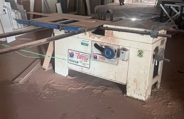 Esquadrejadeira Trifásica com inclinação