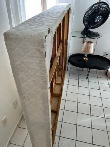 Base de cama de casal reforçada