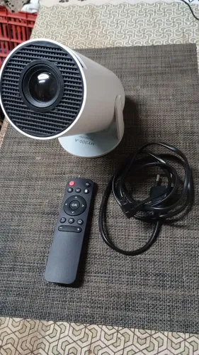 Projetor Portátil 4k Hd Android 11.0 Smart Wifi 5g Bluetooth + Tela de Projeção