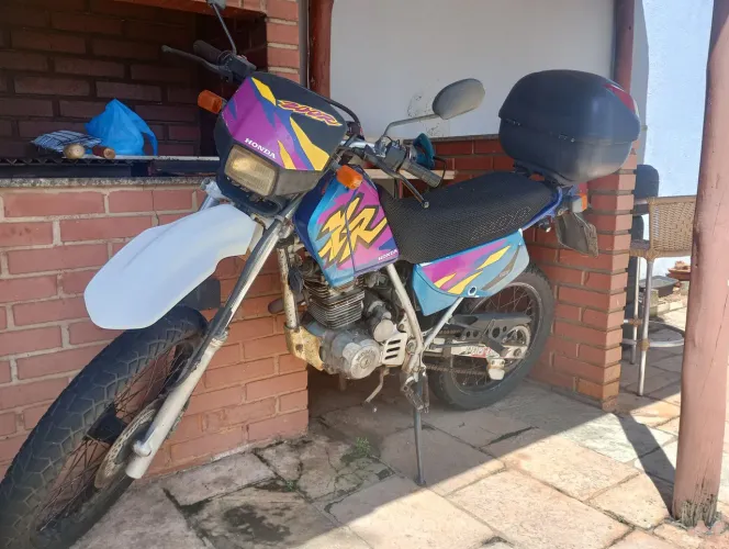 HONDA XR 200R.