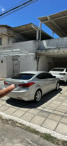 Hyundai Elantra GLS 1.8 16V Aut. 2013